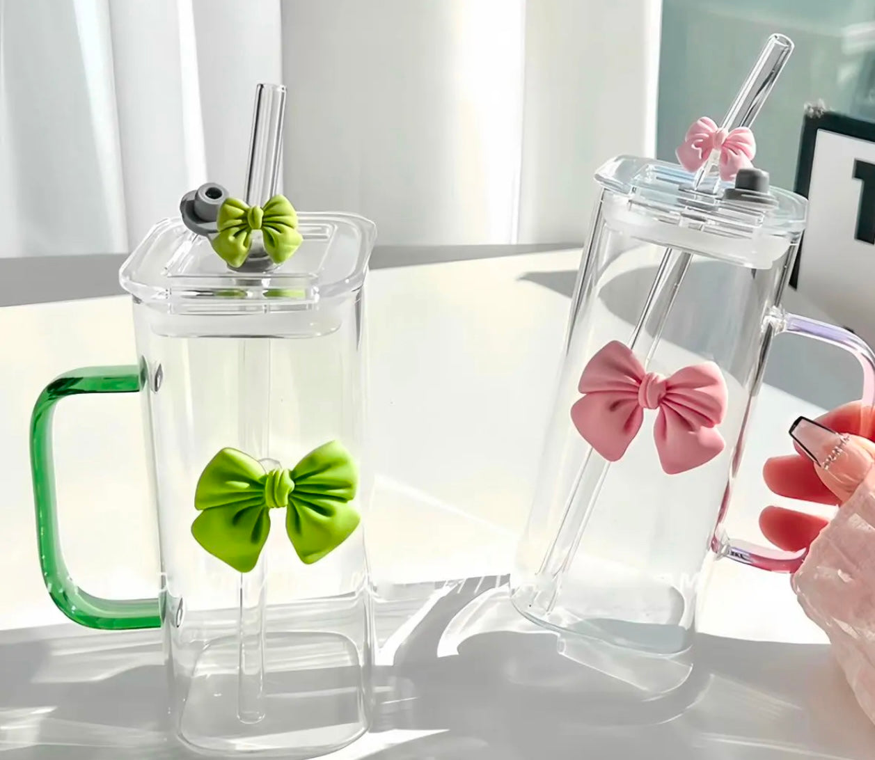 Large drinking glass with handle, lid, straw and matching bow/heart or sunflower on cup and straw