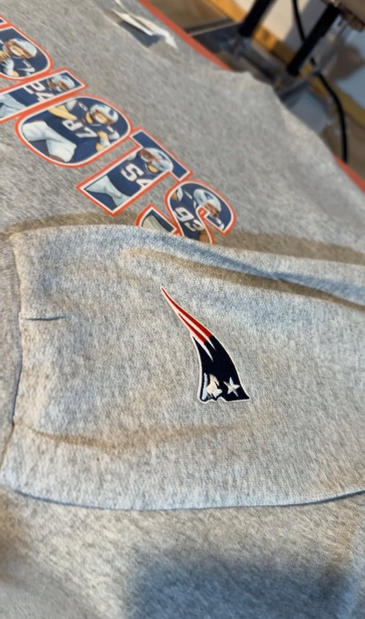 New England patriots crewneck sweatshirt with patch